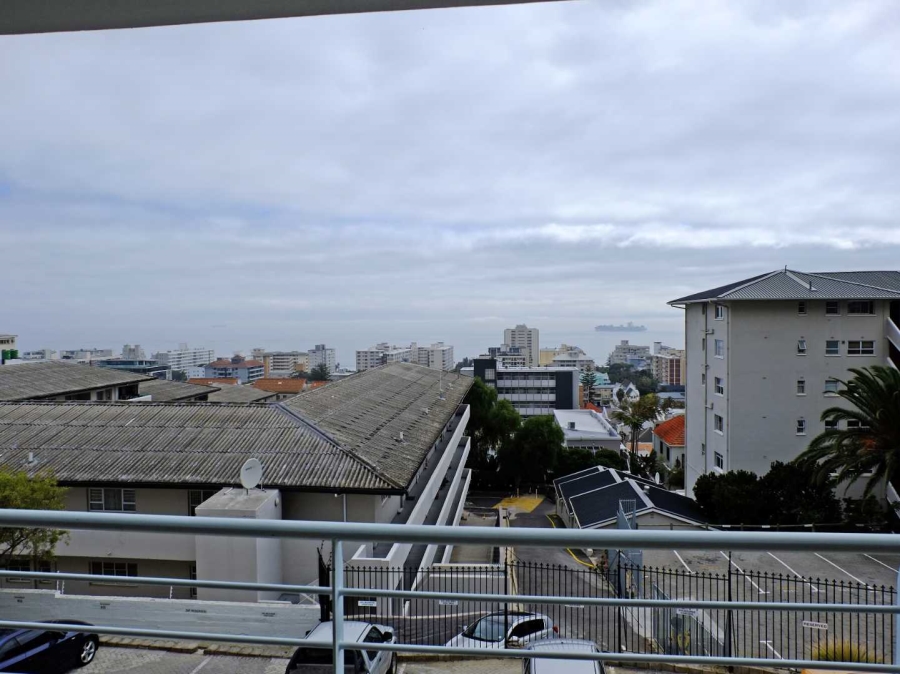 To Let 2 Bedroom Property for Rent in Sea Point Western Cape